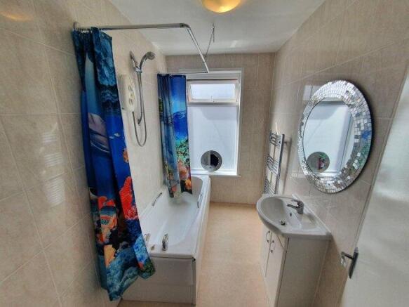 4 bed House Share to rent Image 7