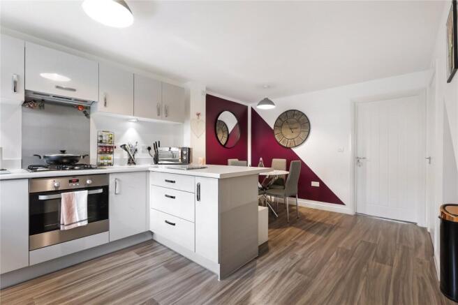 3 bed Semi-Detached for sale Image 5