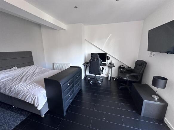 3 bed Terraced for sale Image 7