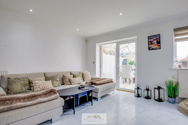 4 bed Town House for sale Image 4