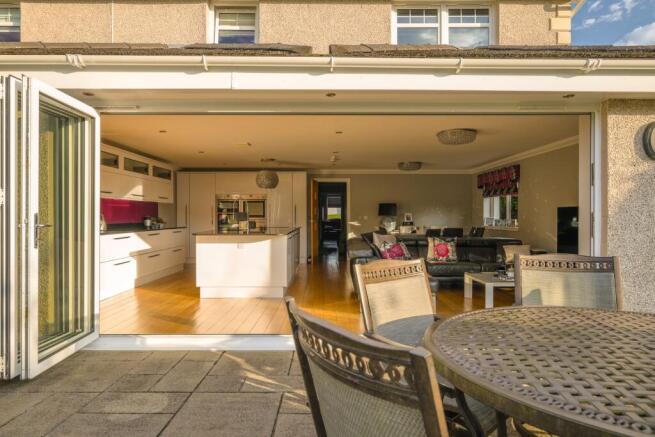 Elegant Indoor/Outdoor Areas