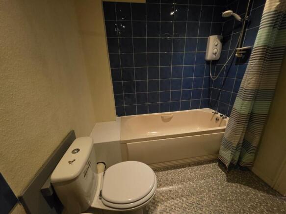 2 bed Flat to rent Image 9