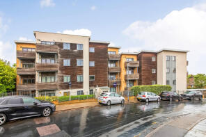 10, 47 Clan Mcdonald House, Bramhope Lane, London SE7 7FH