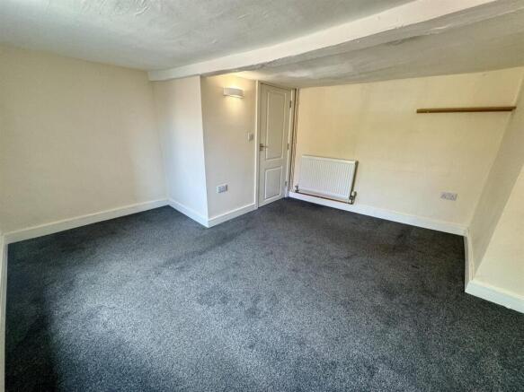 Bedroom 1 (2/2)