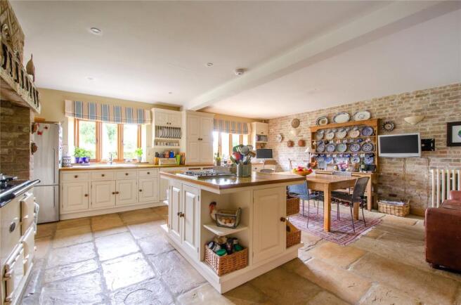 Kitchen/B'fast Room