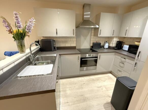 KITCHEN / DINER
