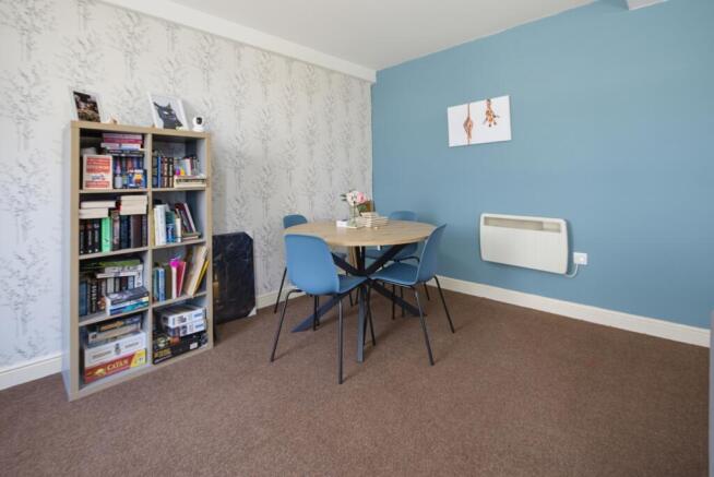 2 bed Apartment for sale Image 8