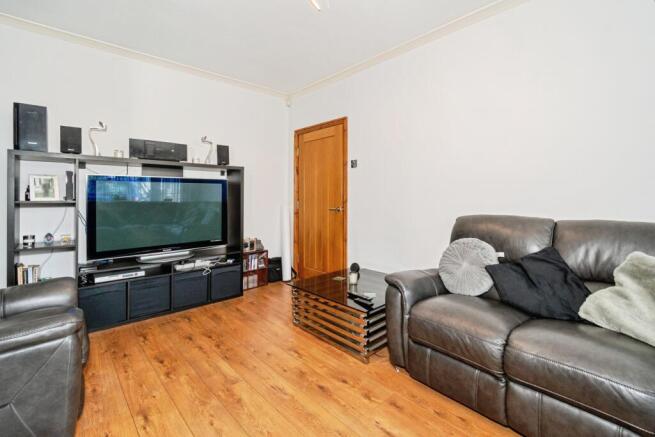 4 bed Semi-Detached for sale Image 5