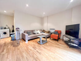 Flat 8, 2 Grosvenor Court, Wharf Lane, London E14 7HW