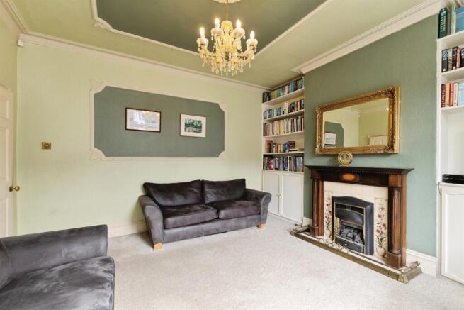 5 bed Terraced for sale Image 8