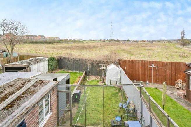 4 bed Semi-Detached for sale Image 4