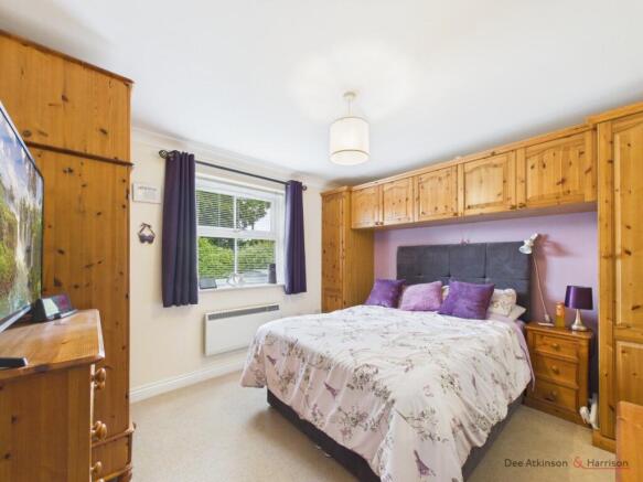 2 bed Semi-Detached Bungalow for sale Image 8