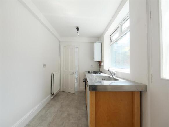 2 bed Terraced for sale Image 6