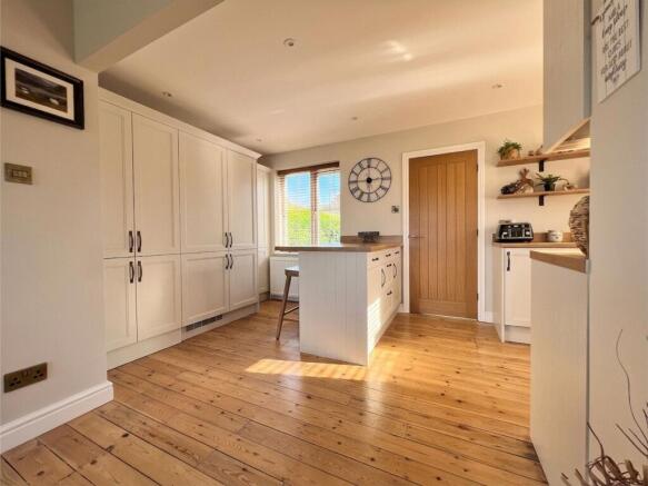 2 bed Detached Bungalow for sale Image 5