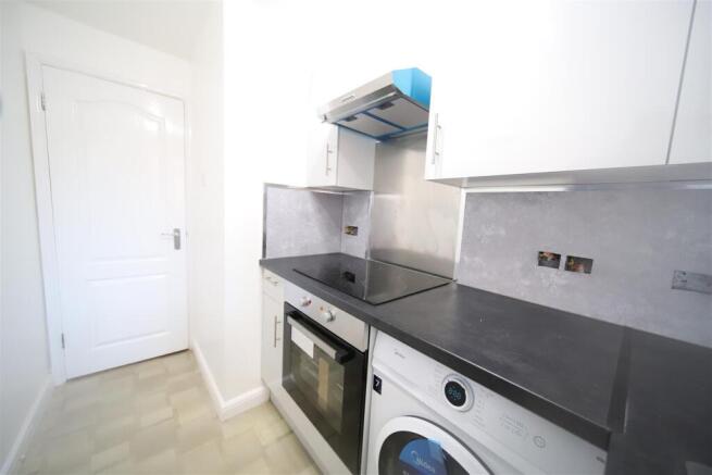 KITCHEN2.JPG