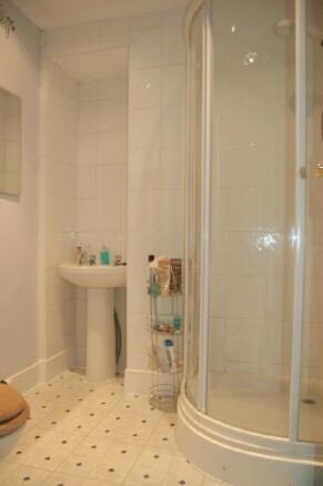 SHOWER ROOM