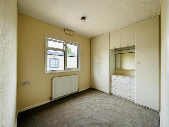 3 bed Park Home for sale Image 9