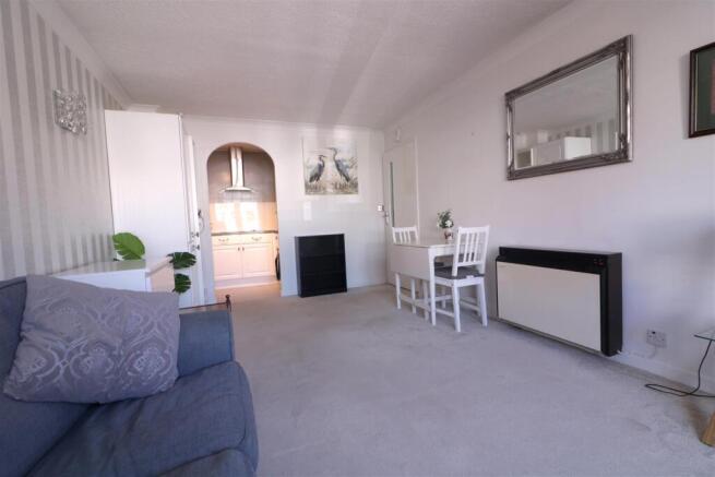 429 Homecove House living room 2