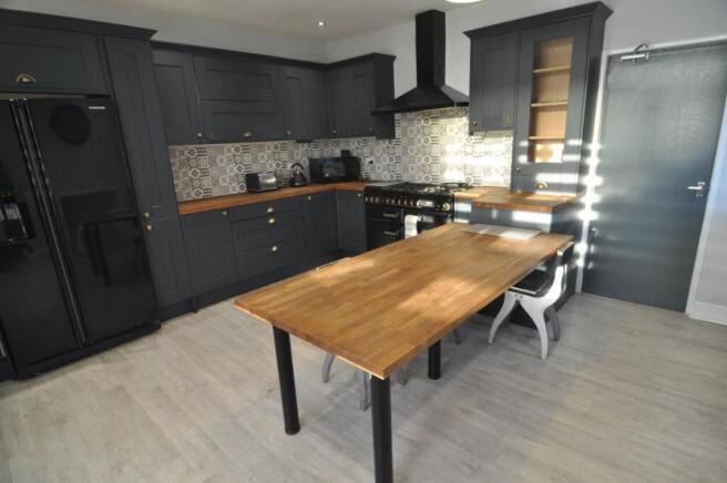 1 bed House Share to rent Image 4