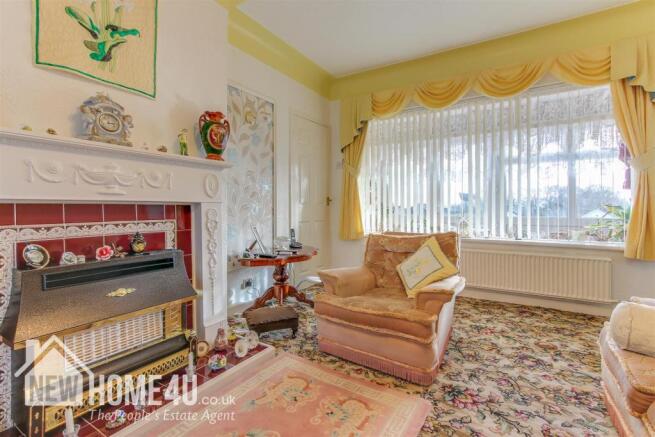 LOUNGE: