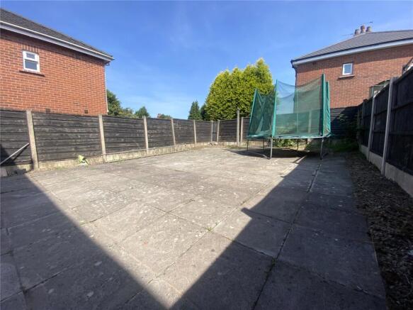3 bed Semi-Detached to rent Image 9