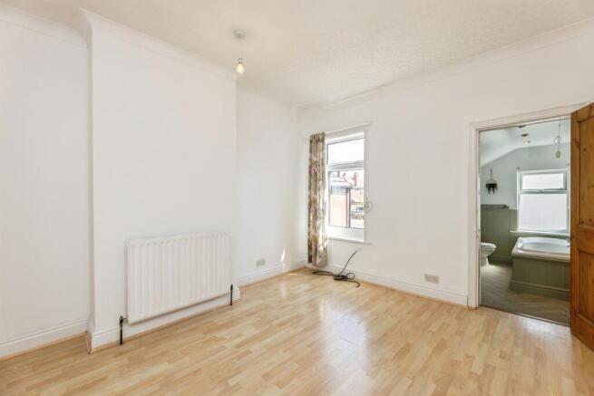2 bed Terraced for sale Image 9