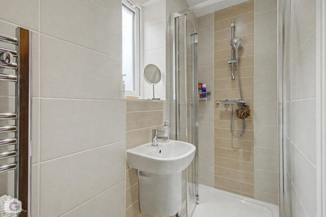 4 bed Detached for sale Image 8