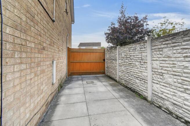 2 bed Semi-Detached for sale Image 12