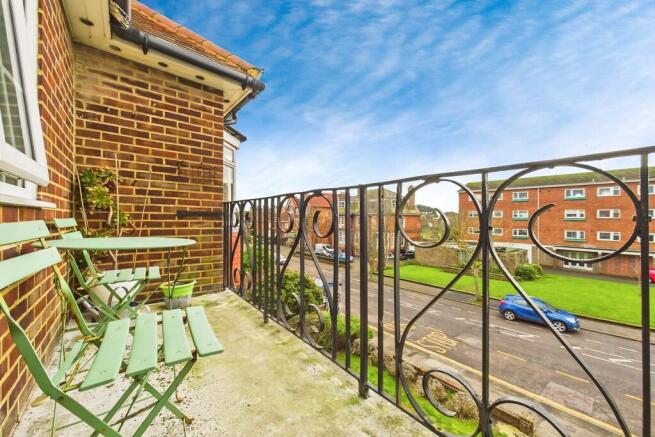 9d9a5460-CAM01085...