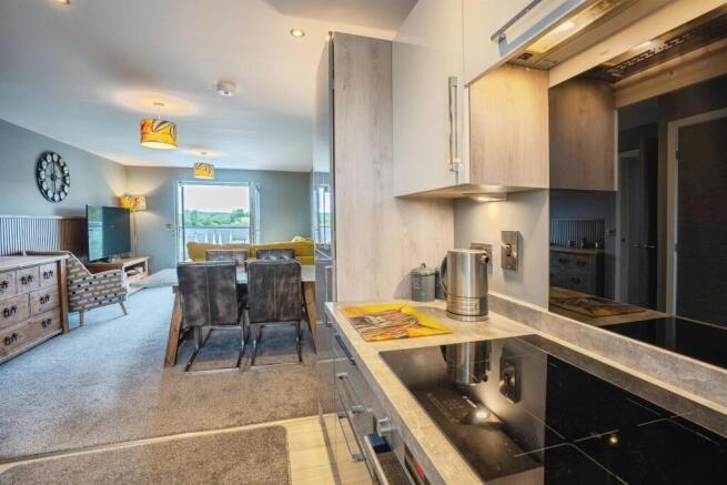 2 bed Apartment for sale Image 8