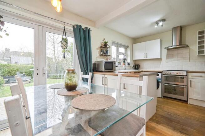 2 bed Semi-Detached for sale Image 8