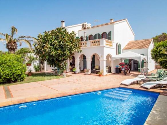 Villa with pool in Cala Blanca