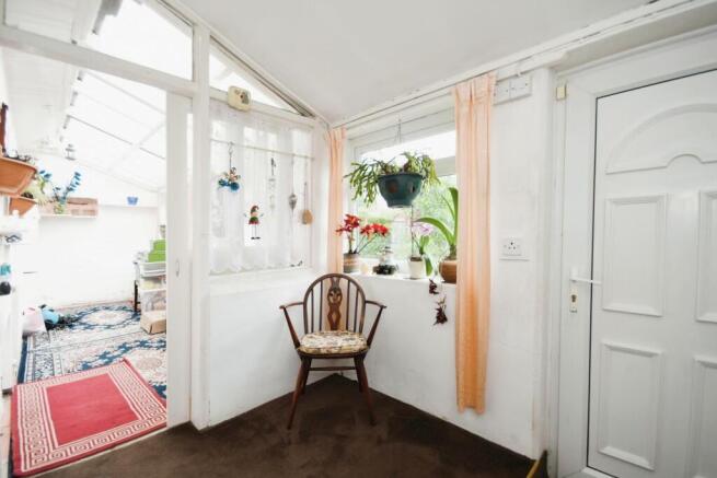 GARDEN ROOM 02.jpg