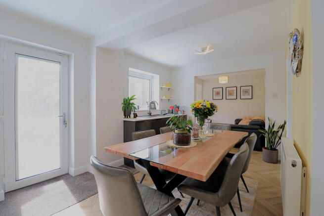 4 bed Detached for sale Image 10