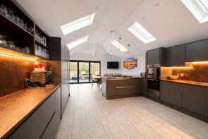 Frances, Hillcrest Mount, Castleford WF10 3QU