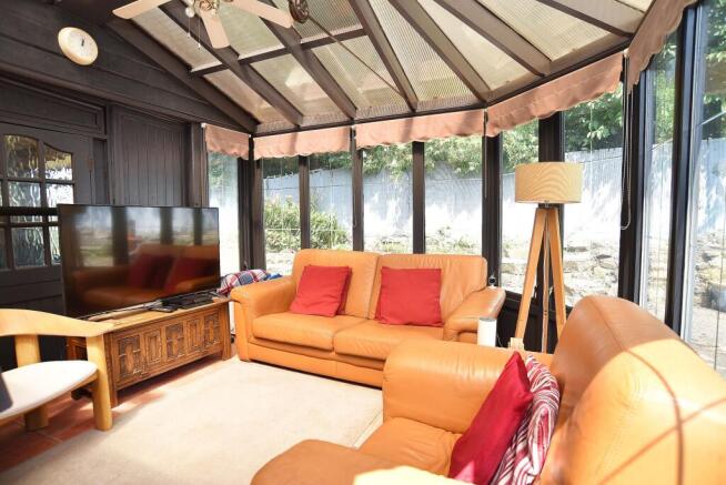 4 bed Detached for sale Image 5