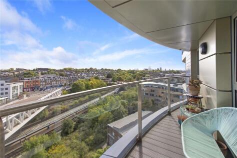 Queensland Road, Highbury