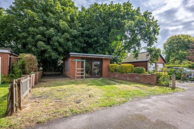 Hall Road, Scarisbrick, L40 photo 4