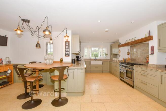 Kitchen/ Breakfast Room