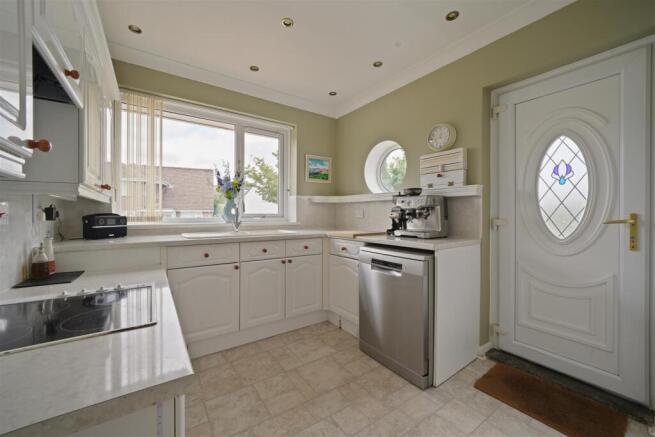 3 bed Detached Bungalow for sale Image 8