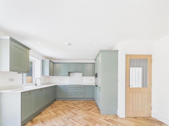 OPEN PLAN LIVING DINING KITCHEN