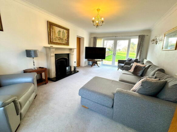 6 bed Detached for sale Image 6