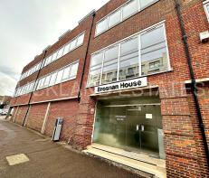 197a Potterswood House, Darkes Lane, Potters Bar EN6 1BW
