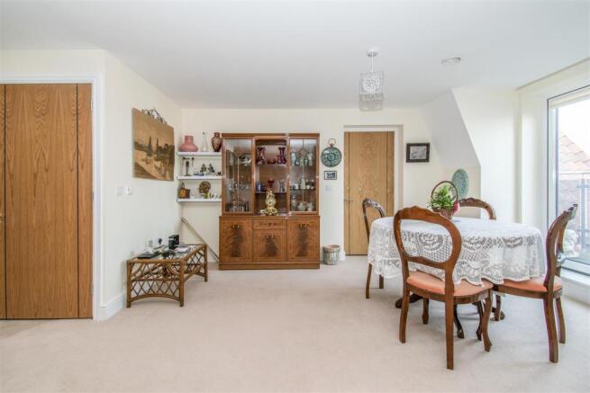 Dining Area.jpg