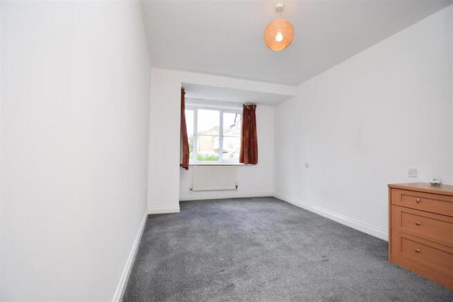 2 bed Ground Flat to rent Image 7