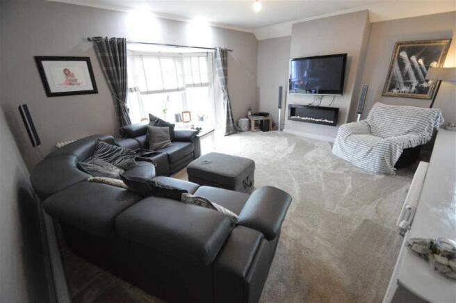 Living Room / Dining