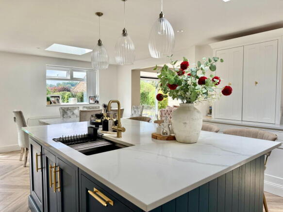 3 bed Detached Bungalow for sale Image 9