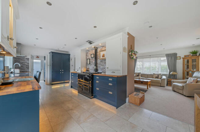 Kitchen>lounge