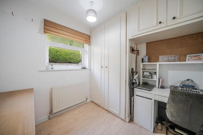 4 bed Semi-Detached Bungalow for sale Image 11