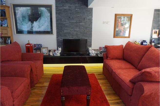 Lounge/Dining Room